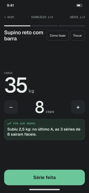 Modo treino do app Karga: supino reto com barra, 35 kg, 8 repetições, e o cartão Por que mudou